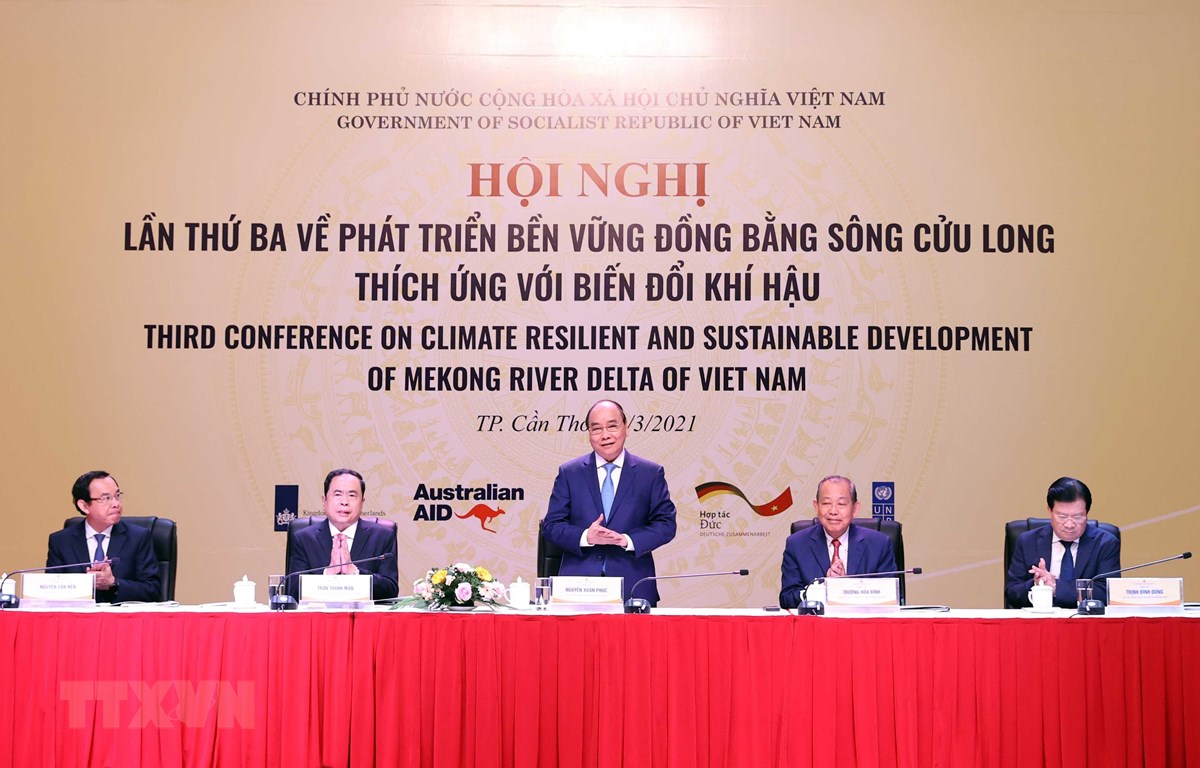 Thủ tướng Nguyễn Xuân Phúc chủ trì Hội nghị lần thứ 3 về phát triển bền vững Đồng bằng Sông Cửu Long thích ứng với biến đổi khí hậu. (Ảnh: Thống Nhất/TTXVN)