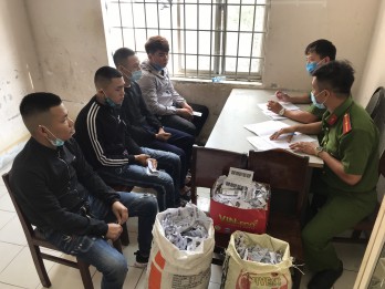 Xử lý 4 đối tượng phát tờ rơi cho vay nặng lãi