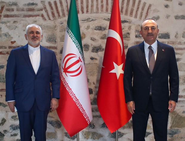 Ngoại trưởng Iran Mohammad Javad Zarif và người đồng cấp Thổ Nhĩ Kỳ Mevlut Cavusoglu. (Ảnh: Twitter)