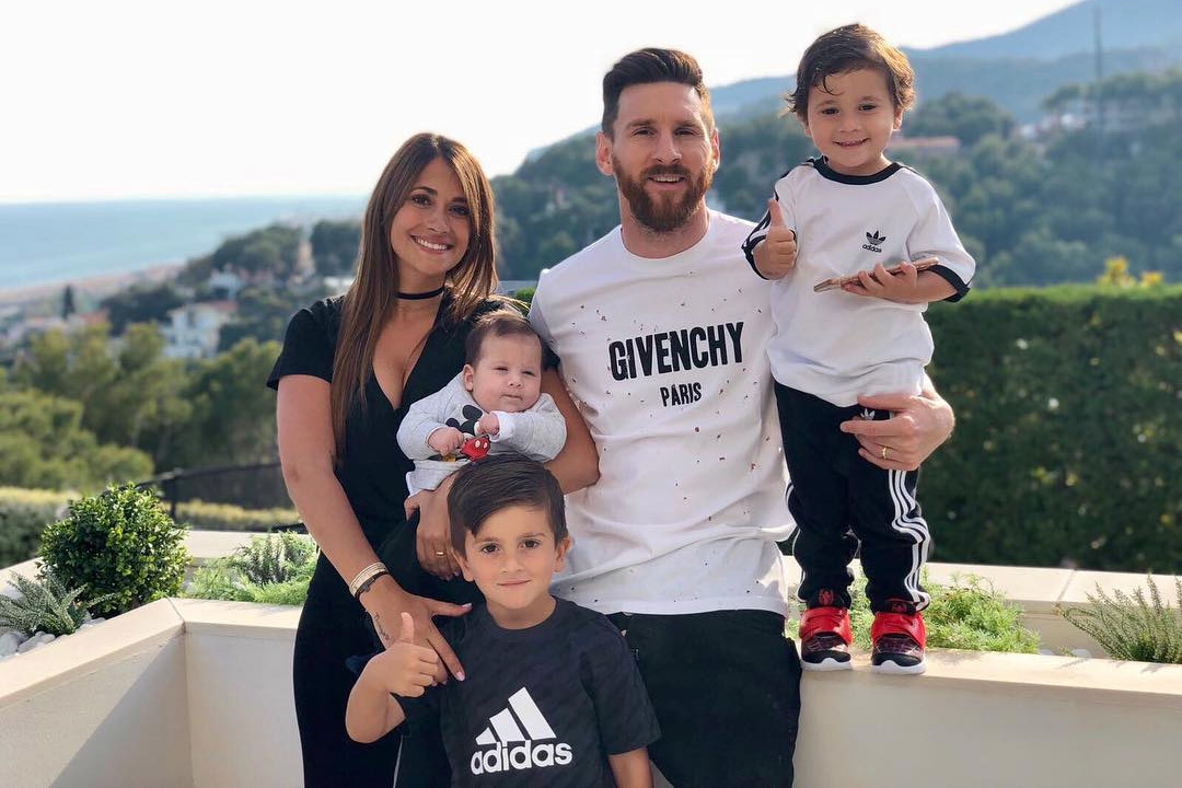 Gia đình Messi sống ở nơi đẹp và đắt nhất Barcelona, ngay bờ Balearic