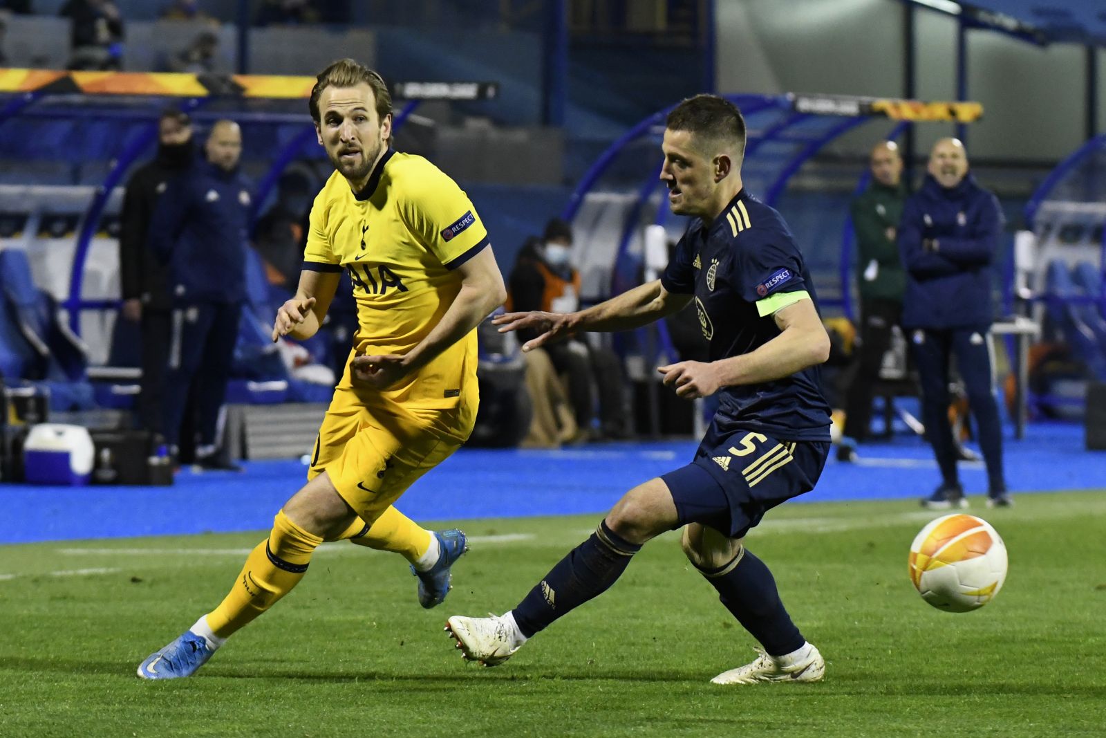 Mourinho nhận tối hậu thư, khó trụ lại ở Tottenham