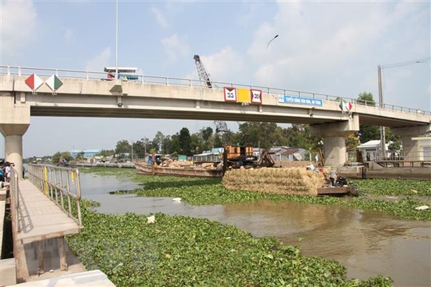 Cống âu thuyền Ninh Quới (huyện Hồng Dân, Bạc Liêu) vận hành góp phần điều tiết mặn ngọt giữa 2 tỉnh Bạc Liêu-Sóc Trăng. (Ảnh: Chanh Đa/TTXVN)