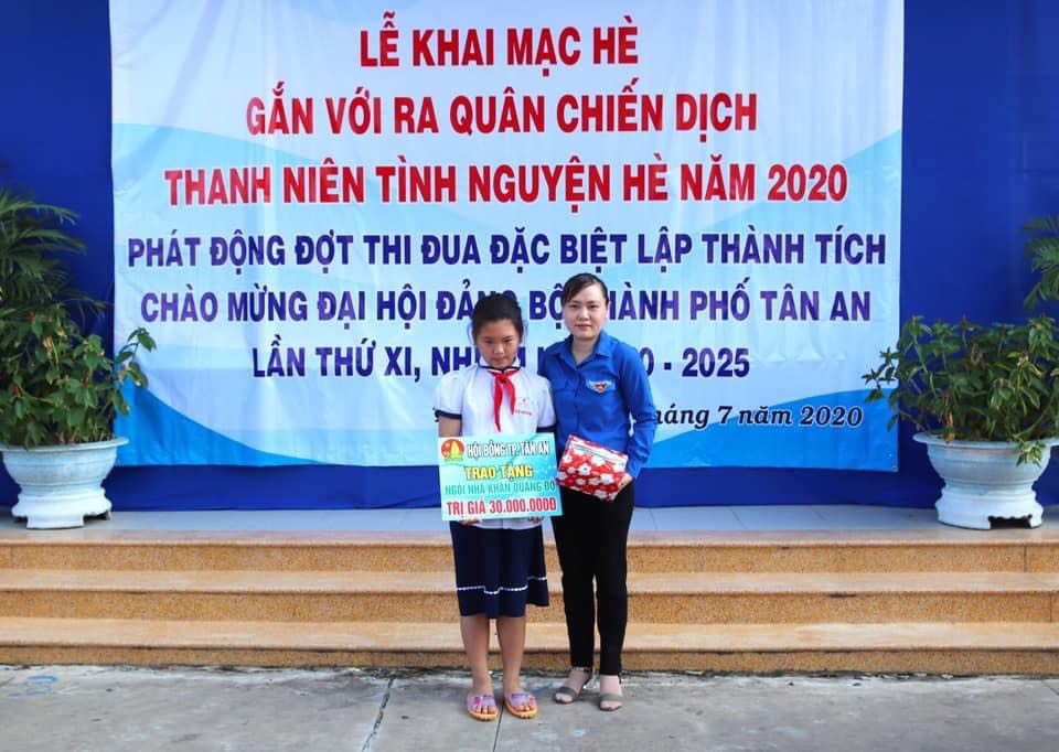 Nữ cán bộ Đoàn duy nhất của Long An nhận giải thưởng Lý Tự Trọng năm 2021