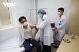 Phó Thủ tướng Vũ Đức Đam tiêm thử vaccine COVID-19 Nano Covax