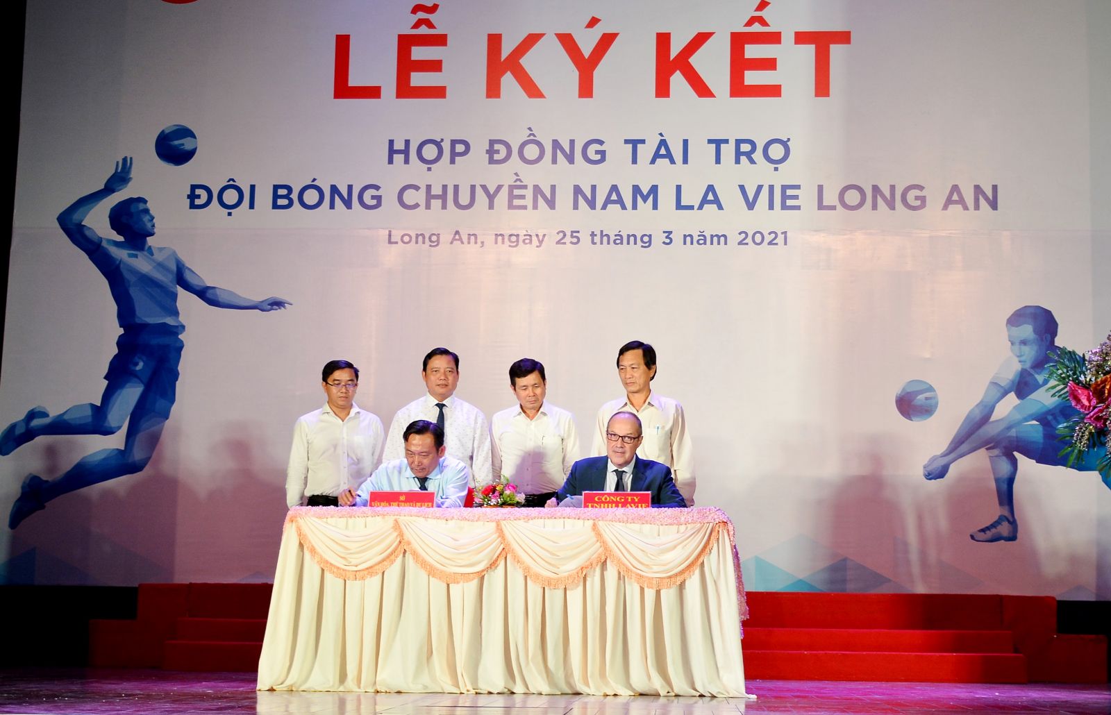Công ty TNHH La Vie Long An chính thức trở thành nhà tài trợ cho Đội Bóng chuyền nam Long An với bản hợp đồng 5 năm trị giá 10 tỉ đồng