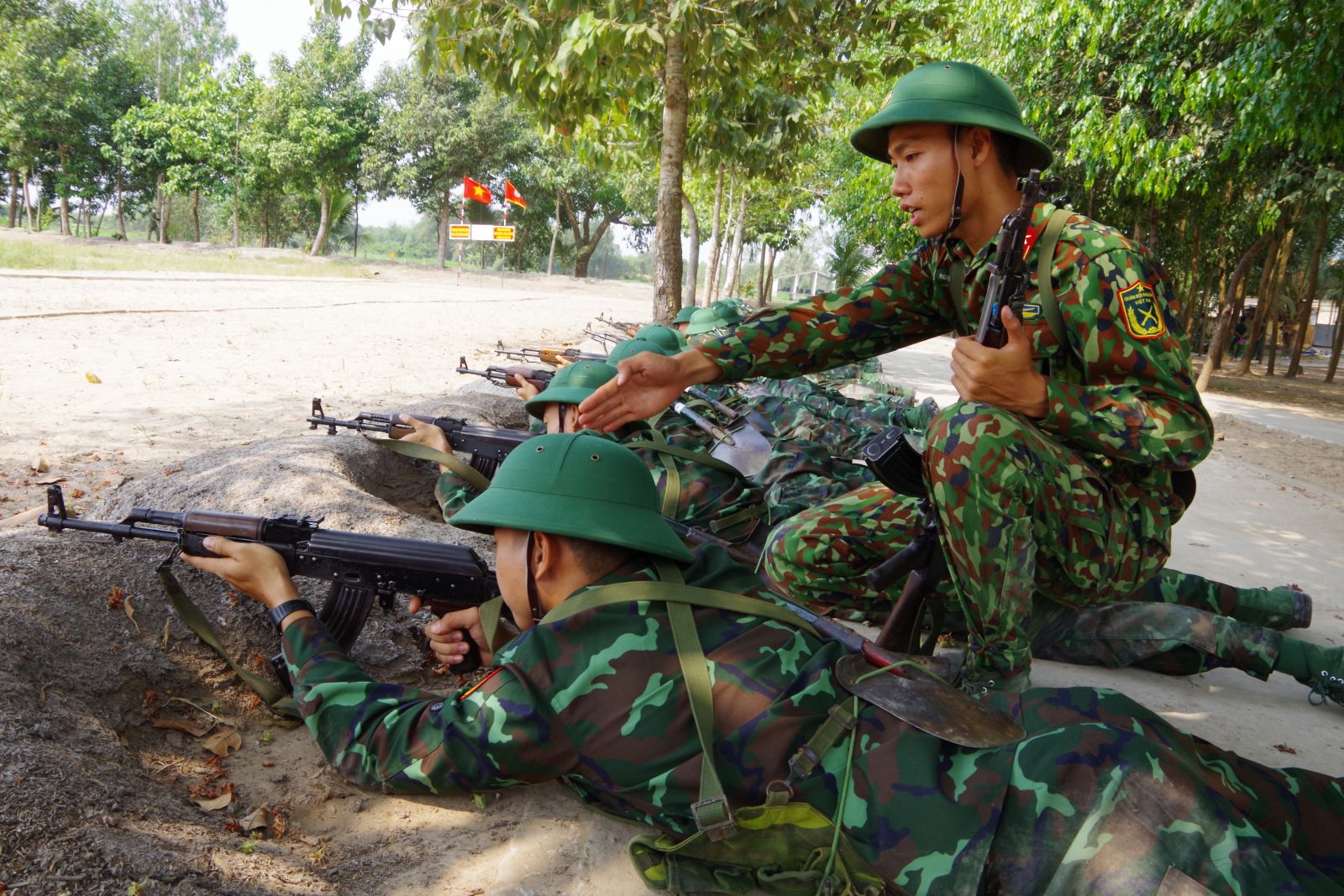 Chiến sĩ mới trên thao trường huấn luyện