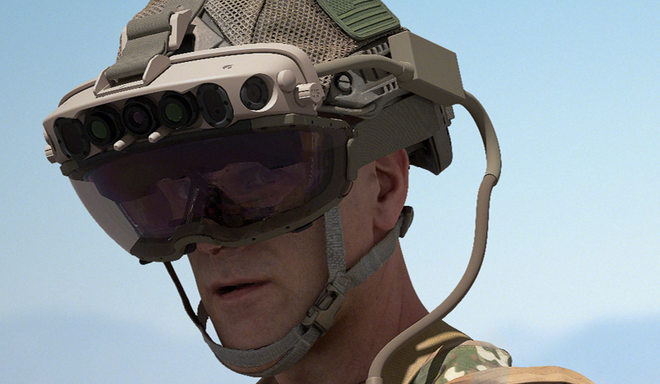 Công nghệ thực tế ảo hỗ trợ binh lính diễn tập trong môi trường mô phỏng. Ảnh: BLOOMBERG