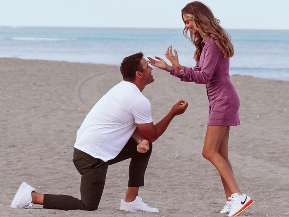 Brooks Koepka cầu hôn Jena Sims từ ngày 3/3