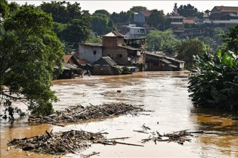 At least 23 killed by flash flood in Indonesia’s easternmost province At least 23 killed by flash flood in Indonesia’s easternmost province