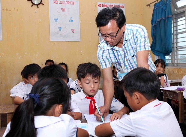 Tân Bộ trưởng Bộ GD-ĐT Nguyễn Kim Sơn gửi thư cho nhà giáo cả nước Tân Bộ trưởng đã có lời chia sẻ, nhắn nhủ với các thầy cô giáo ngay trong ngày đầu tiên nhậm chức. (Ảnh minh họa: TTXVN)