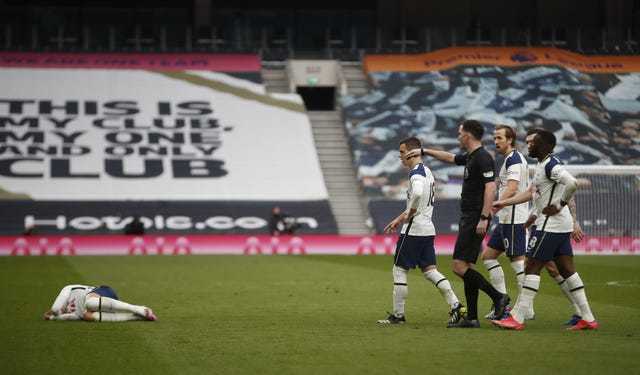 Solskjaer chỉ trích hành động 'ăn vạ' của Son Heung Min