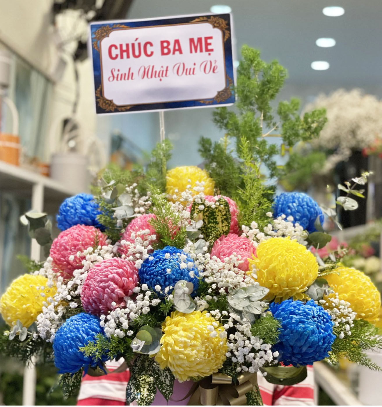 Những chàng trai “bén duyên” với nghệ thuật cắm hoa Những bó hoa được kết từ “phái mạnh” cũng thật xinh xắn, sống động