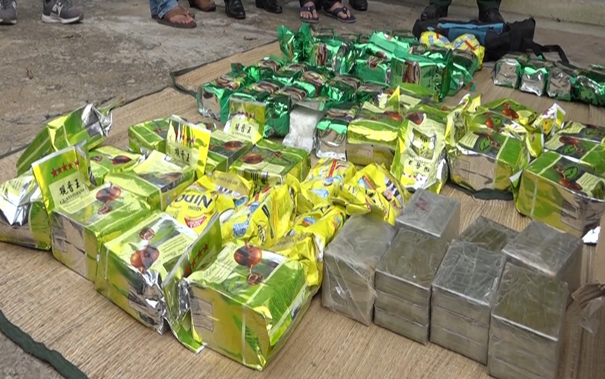 Một vụ vận chuyển ma túy qua địa bàn tỉnh được đóng gói ngụy trang như những gói trà bị cơ quan chức năng bắt giữ