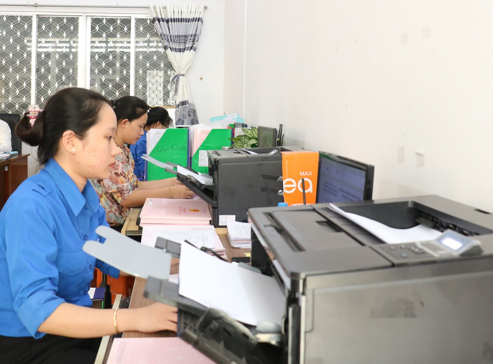 15 năm - Chặng đường trưởng thành và phát triển Viên chức và người lao động Văn phòng Đăng ký đất đai quyết tâm phục vụ tốt người dân, doanh nghiệp trong giải quyết thủ tục hành chính về đất đai