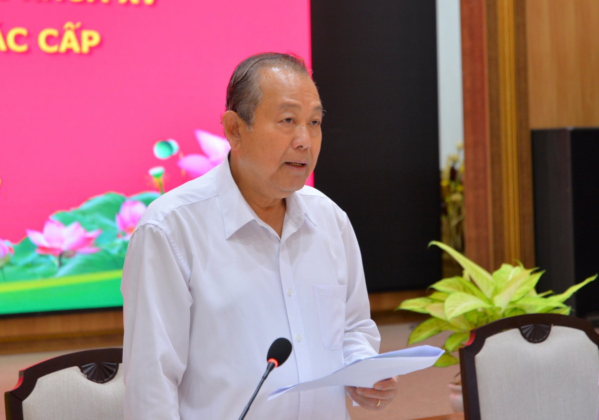 Phó Thủ tướng Thường trực Chính phủ Trương Hòa Bình làm việc với tỉnh Đồng Tháp.