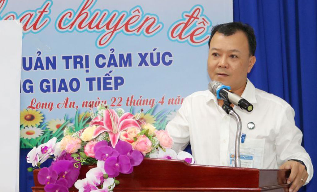 Kỹ năng quản trị cảm xúc trong giao tiếp Kỹ năng quản trị cảm xúc trong giao tiếp