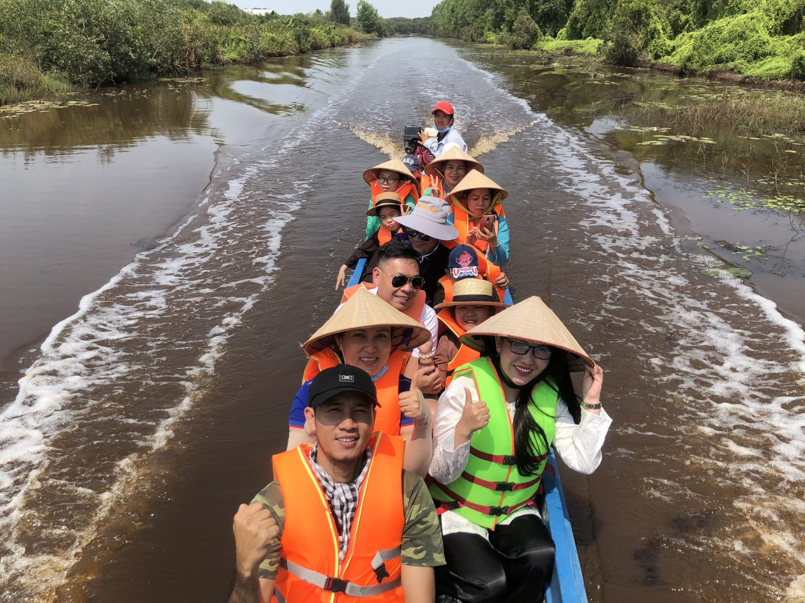 Thiên nhiên thanh bình yên ả và dịch vụ chăm sóc sức khỏe cùng sự tâm huyết và thân thiện của con người nơi đây chính là nét riêng nổi bật của Khu du lịch Cánh Đồng Bất Tận