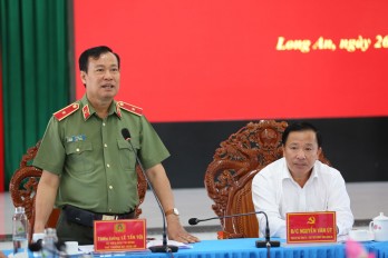 Thứ trưởng Lê Tấn Tới làm việc với Công an Long An