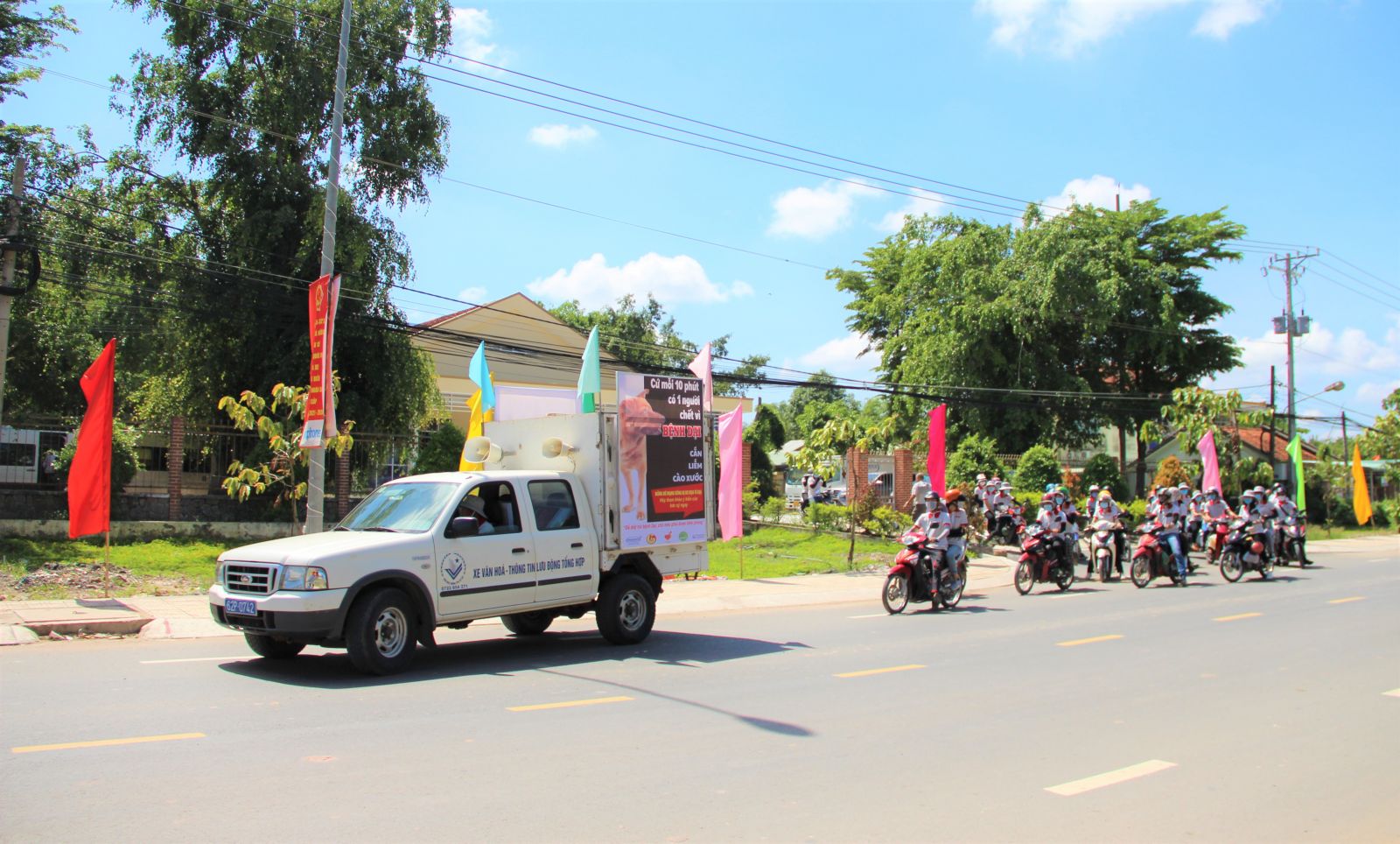 Long An launches ‘Program on vaccinating against rabies in community’ The parade calls for all to join hands in combating rabies