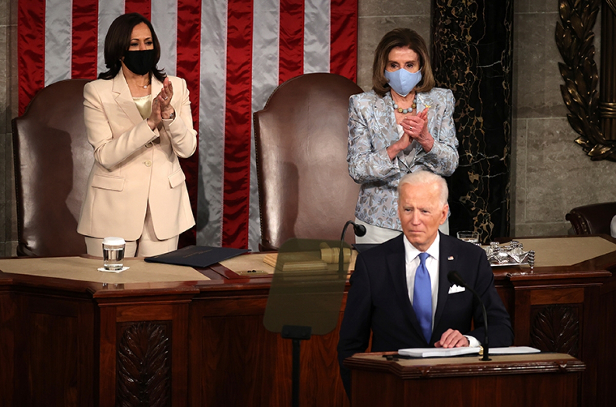 5 thông điệp từ phát biểu đầu tiên của Tổng thống Biden trước Quốc hội Tổng thống Joe Biden phát biểu trước Quốc hội ngày 28/4. Ảnh: AP