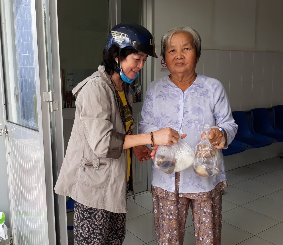 Lan tỏa những mô hình, điển hình học tập và làm theo gương Bác Những suất cơm, suất cháo trao tặng chính là tình cảm, sự sẻ chia của những tấm lòng nhân ái, thể hiện tình yêu thương giữa con người với nhau