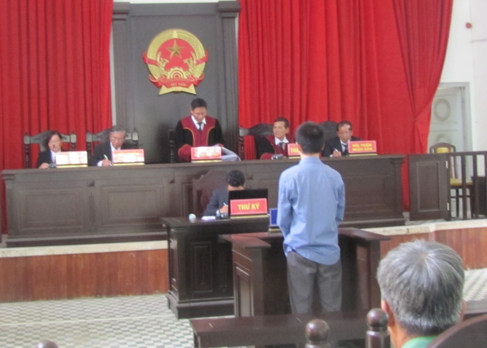 Một vụ án tham nhũng xảy ra trên địa bàn tỉnh Long An được xét xử công khai năm 2020