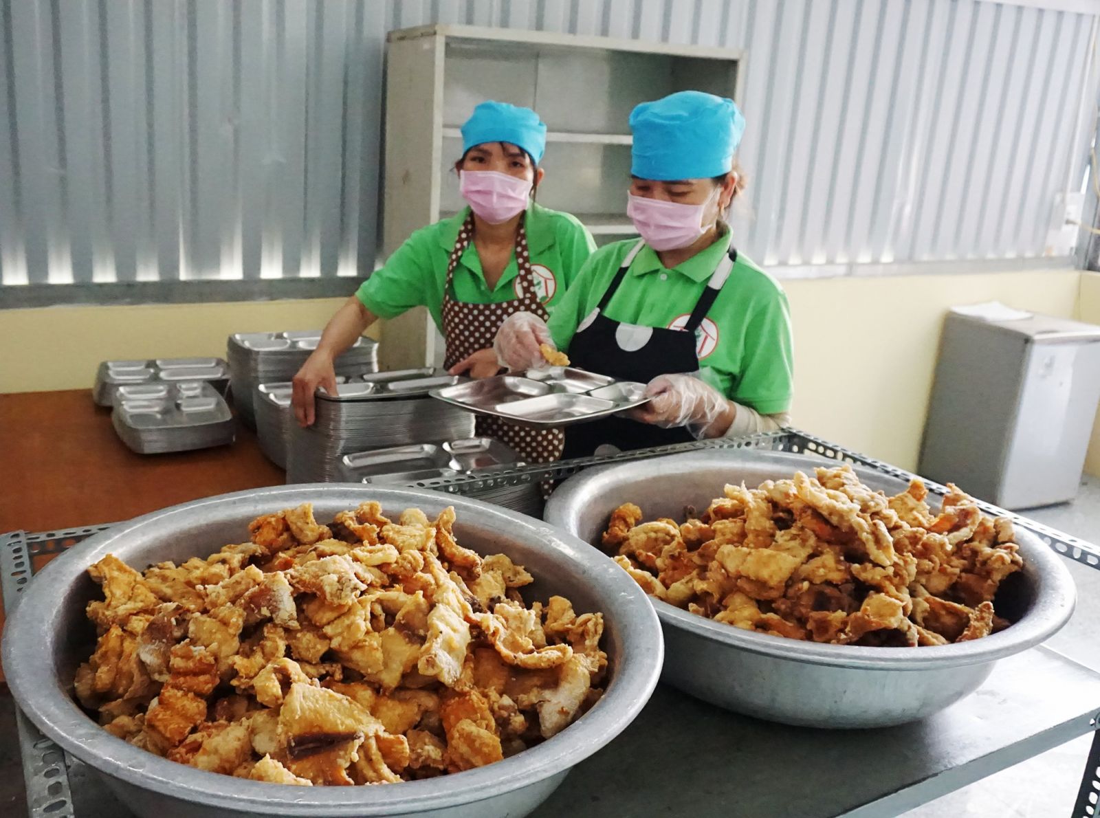 Quyết tâm ngăn chặn thực phẩm không an toàn, kém chất lượng