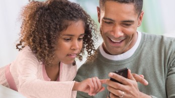 Công nghệ có phải là kẻ thù lớn nhất của các bậc cha mẹ? Công nghệ có phải là kẻ thù lớn nhất của các bậc cha mẹ?