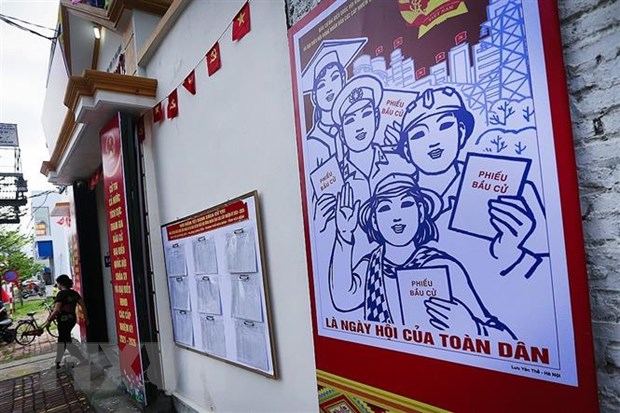 Việc bỏ phiếu được tiến hành liên tục, cử tri không được đi bầu hộ