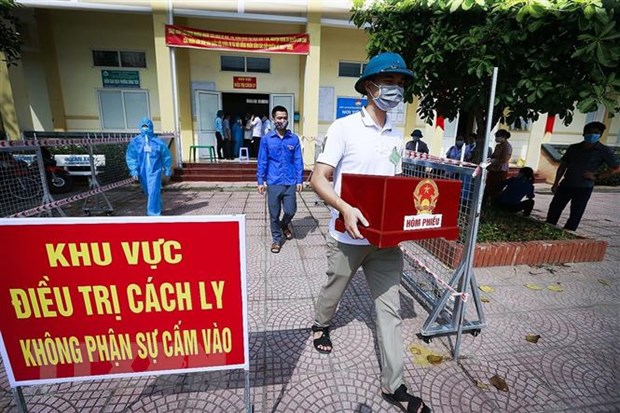 Việc bỏ phiếu được tiến hành liên tục, cử tri không được đi bầu hộ