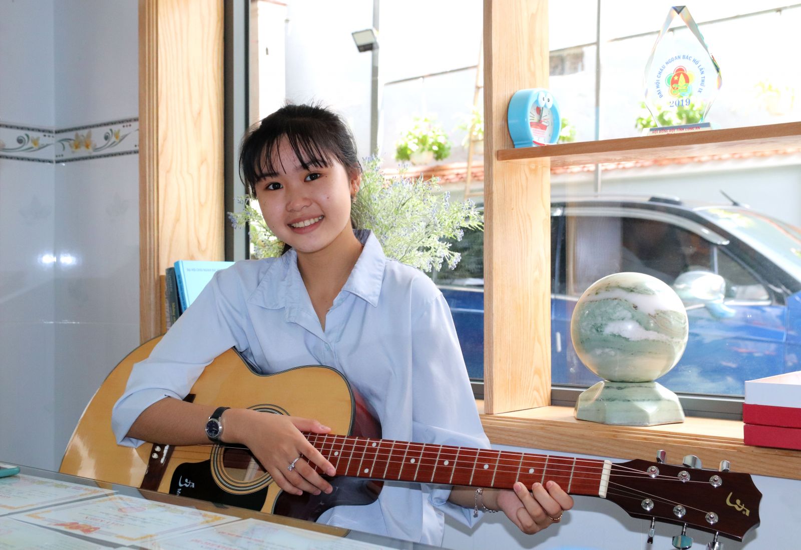Dành tình yêu dặc biệt cho âm nhạc, Phương Quỳnh bắt đầu học chơi các loại nhạc cụ