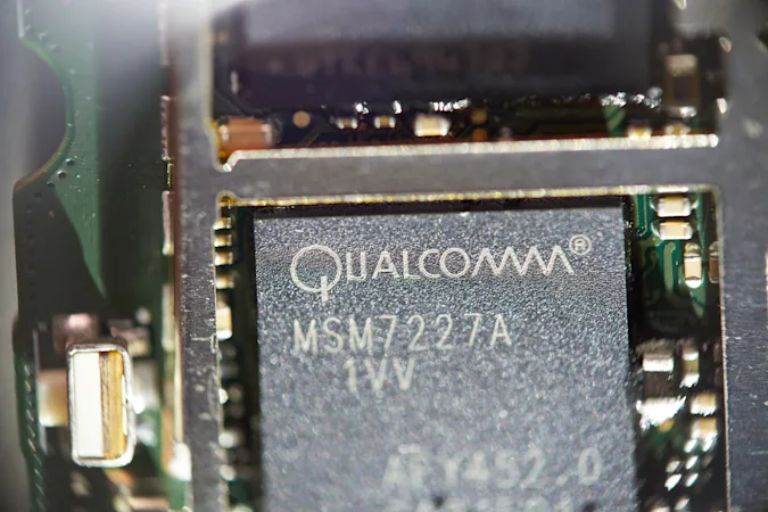 Sau GPU, Qualcomm cũng hướng đến khả năng cập nhật trình điều khiển NN API. Ảnh: AFP