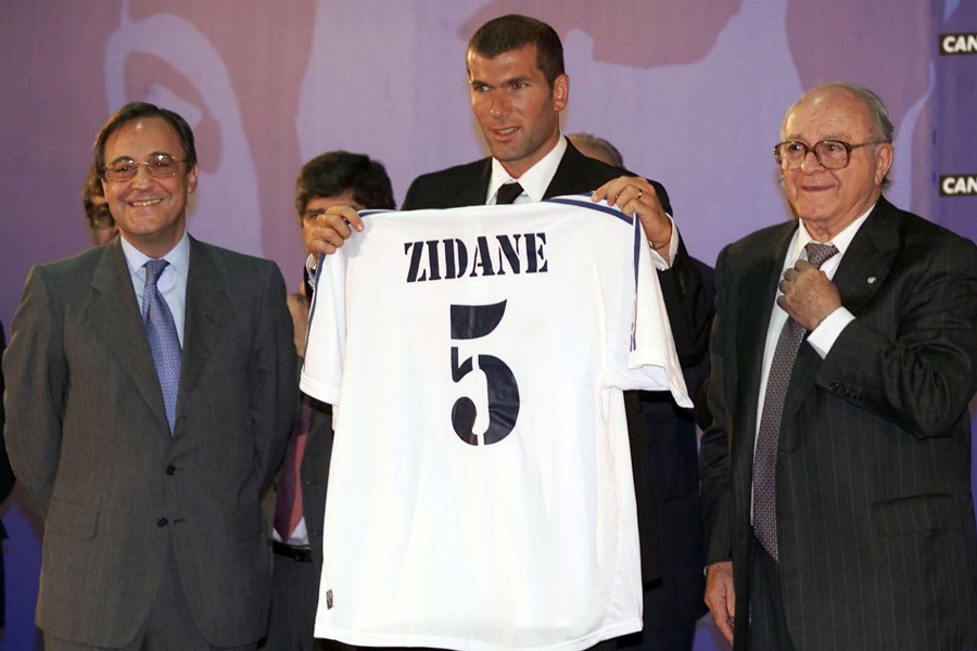 Zidane gia nhập Real Madrid từ câu chuyện trên chiếc khăn ăn