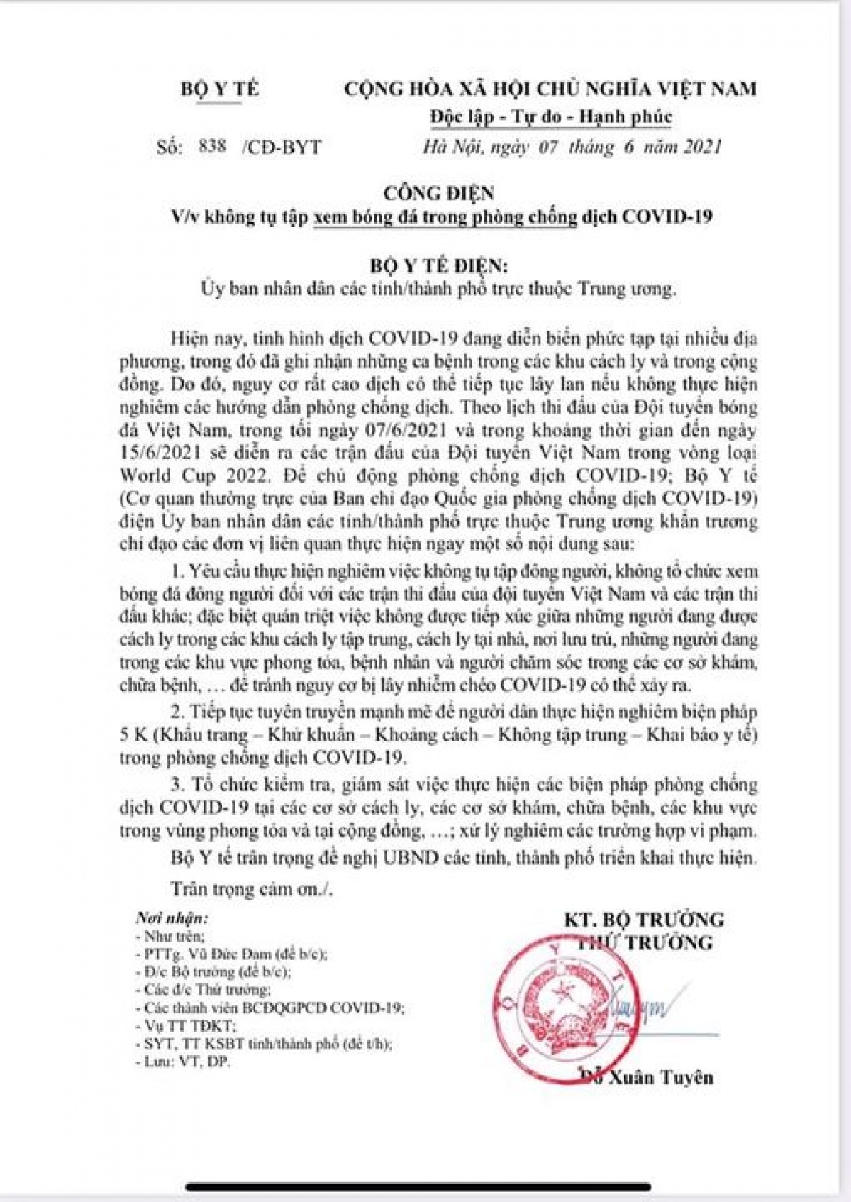Bộ Y tế đề nghị không tụ tập đông người xem ĐT Việt Nam thi đấu và các trận khác