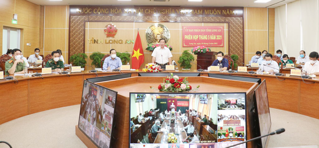 Long An: 'Dual goals' continues to be implemented Chairman of the Provincial People's Committee - Nguyen Van Ut emphasized that Long An drastically focused on measures and how to effectively implement