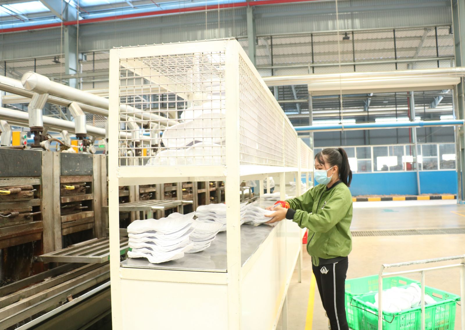 Long An: More than 700 new businesses established in 5 months In the first 5 months of 2021, 726 new enterprises are registered in the province