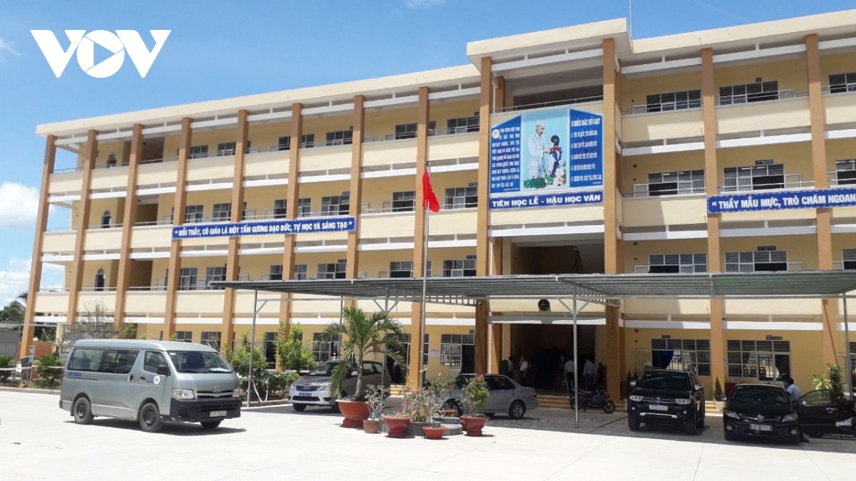 Trường THCS xã Hòa Hưng, huyện Cái Bè- nơi đang cách ly hơn 200 trường hợp F1.