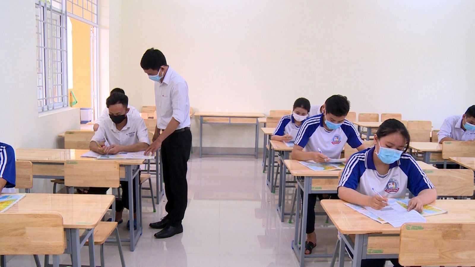 Tăng tốc ôn thi cuối cấp trong mùa dịch