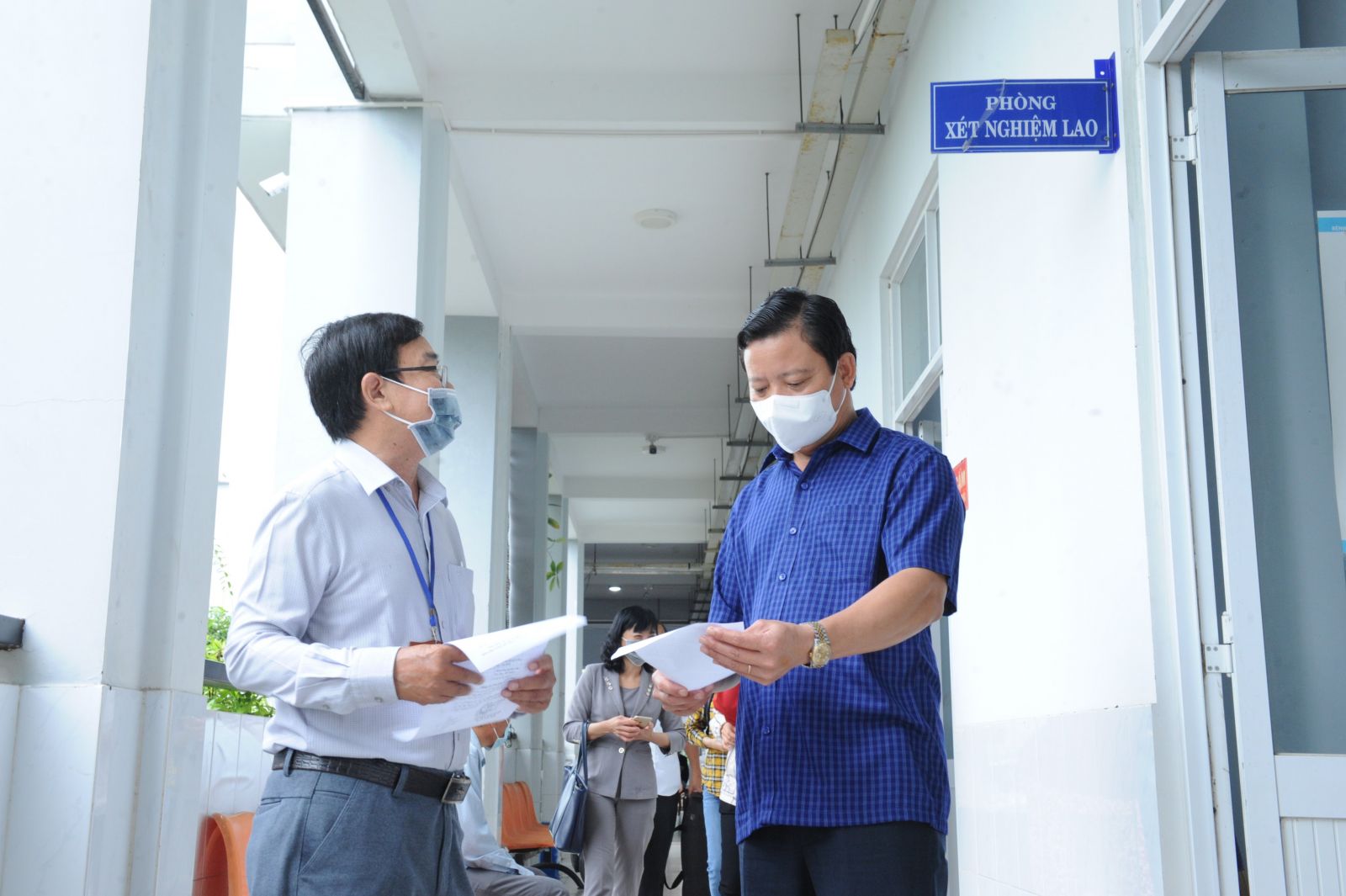 Quyết liệt đẩy lùi dịch Covid-19, bảo đảm an toàn cho người dân