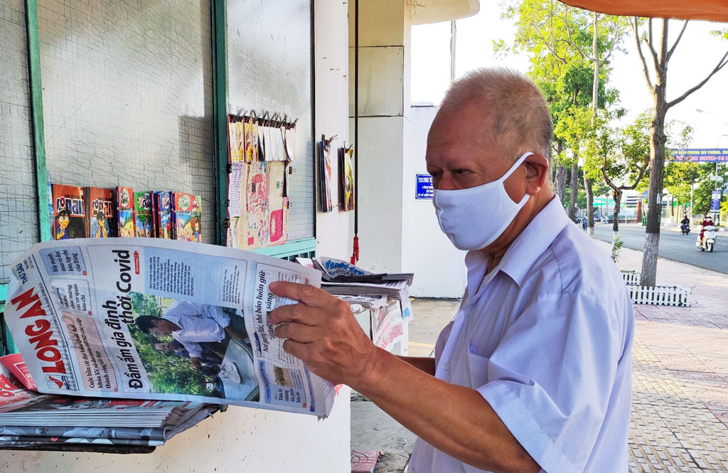 Cựu chiến binh trên 40 năm sưu tầm báo cũ