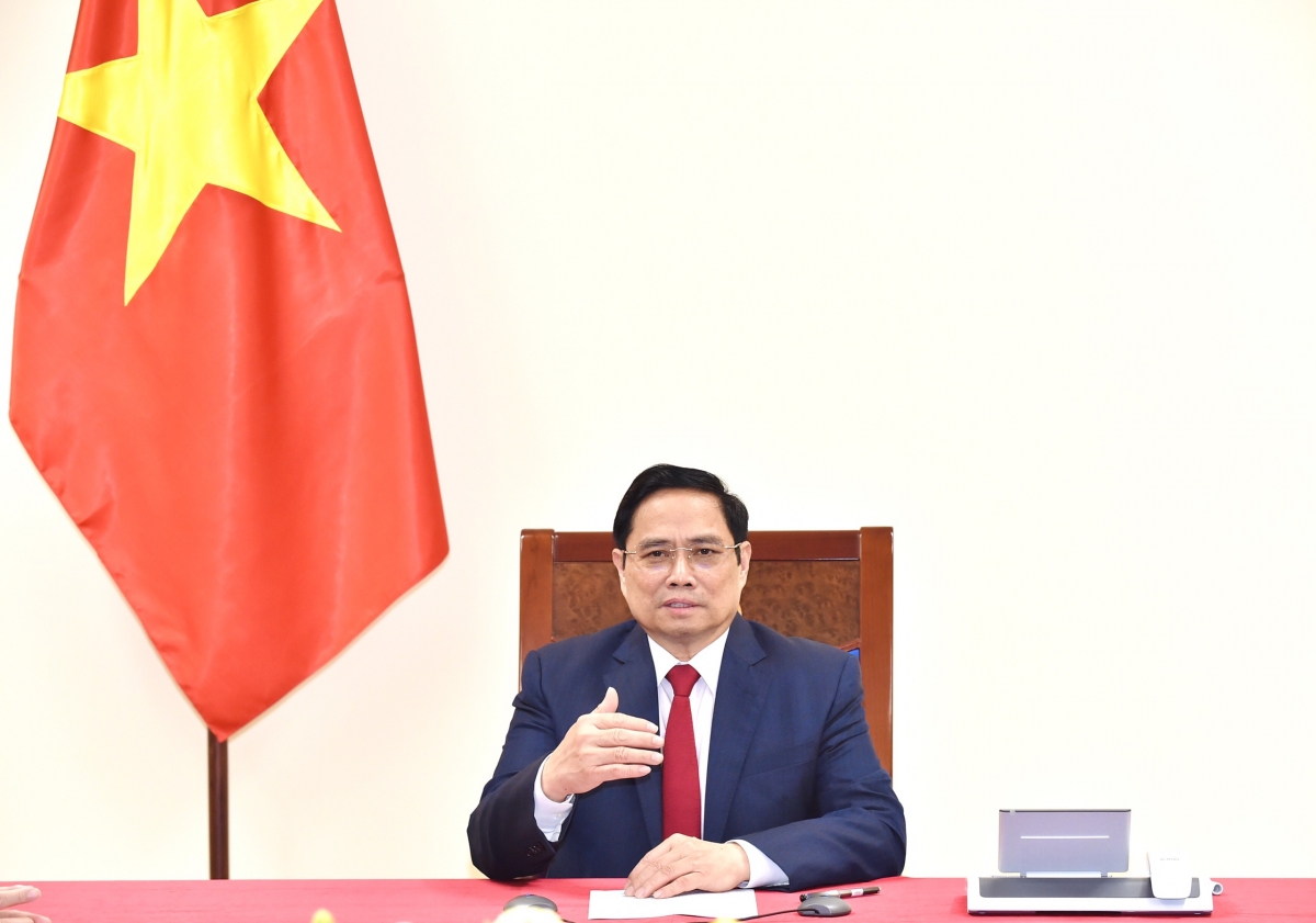 Thủ tướng đề nghị WHO ủng hộ và hỗ trợ Việt Nam trở thành một trong những trung tâm sản xuất vaccine cho khu vực Tây Thái Bình Dương.