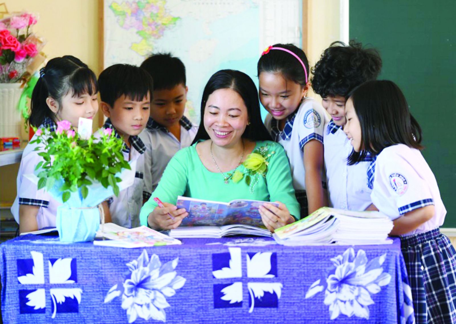 Làm theo gương Bác gắn với công việc hàng ngày