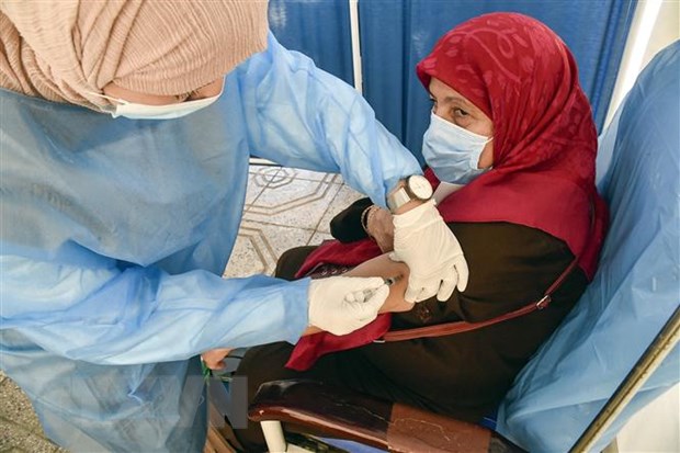 Dịch COVID-19: Nhiều nước ghi nhận số ca nhiễm mới và tử vong tăng vọt