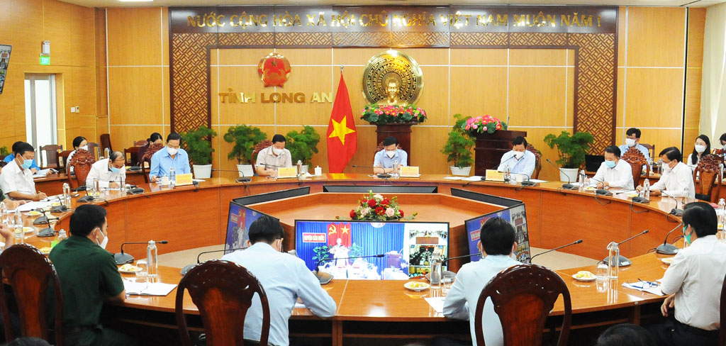 Localities need to strictly implement Official Letter 6434/UBND-VHXH The Long An Steering Committee for preventing and controlling dangerous diseases on human holds a teleconference on the epidemic situation in the province