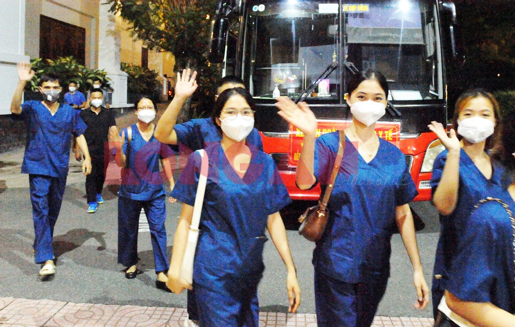 Bac Giang supports Long An to fight against Covid-19 At 20:30, the medical delegation of Bac Giang province arrives in Long An