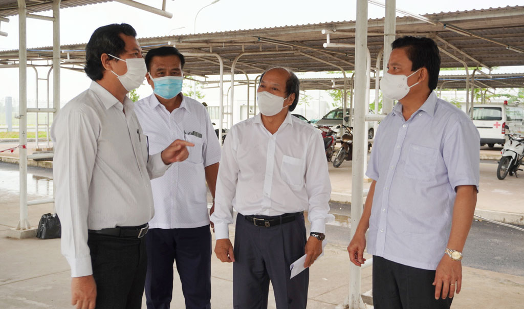 Phó Chủ tịch UBND tỉnh làm việc tại Mộc Hóa về công tác phòng, chống dịch Covid-19