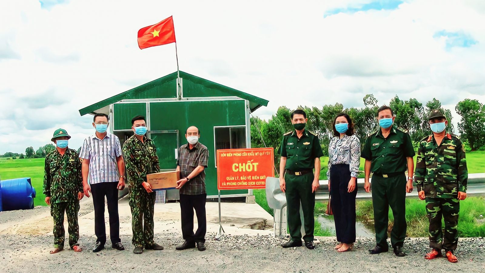 Đồng lòng trong “cuộc chiến” phòng, chống dịch