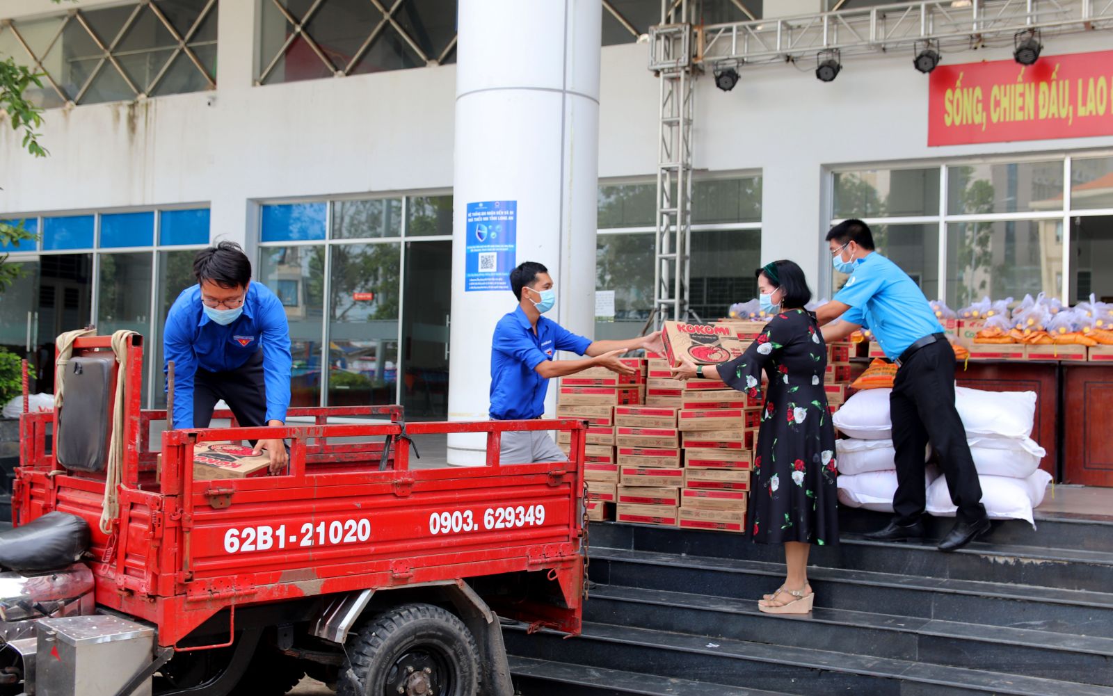 Đồng lòng trong “cuộc chiến” phòng, chống dịch
