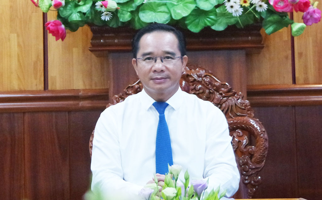 Secretary of the Long An Party Committee - Nguyen Van Duoc called on all classes of people to voluntarily register to participate in anti-epidemic activities in the top period, are decisive in controlling and repelling the epidemic