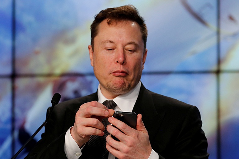 Elon Musk từng muốn làm CEO của Apple? Ảnh: REUTERS